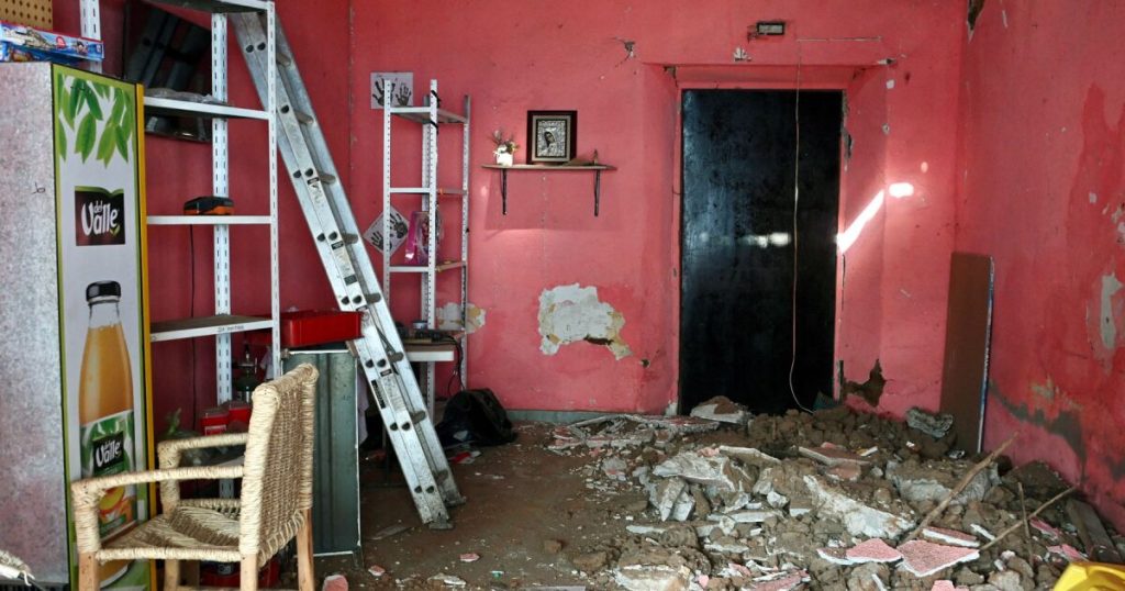 There are 816 replicas of the earthquake in San Marcos; the largest of magnitude 4.7