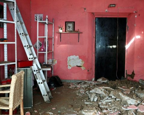 There are 816 replicas of the earthquake in San Marcos; the largest of magnitude 4.7