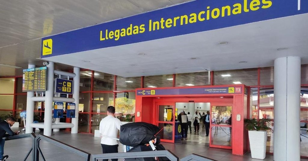 They extend the tariff exemption for food, hygiene products and medicines