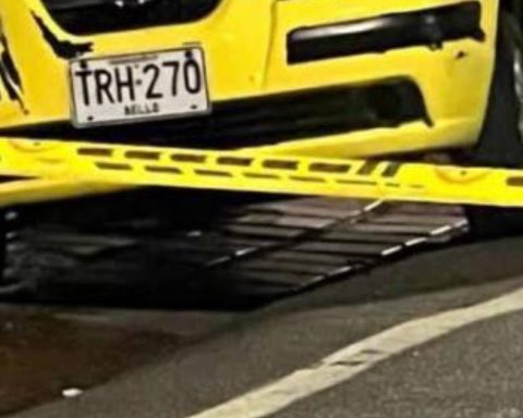 They investigate the first double homicide of the year in Medellín: they find a lifeless couple inside a taxi