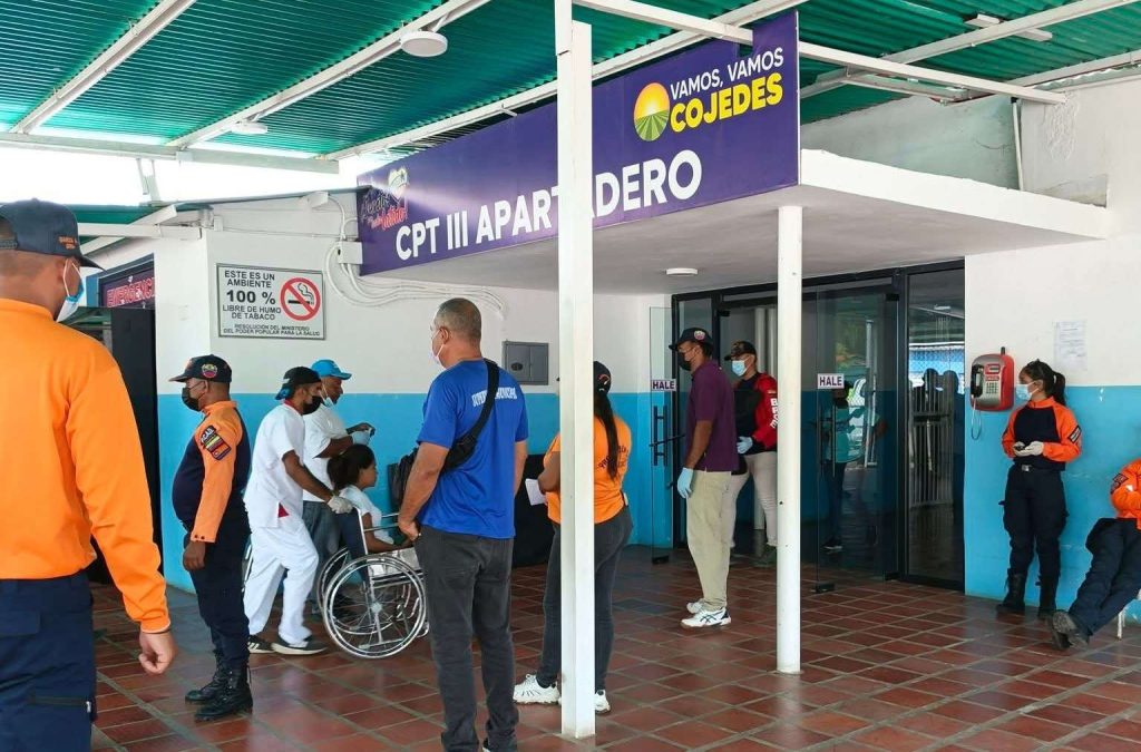 They report 32 intoxicated people at a high school in Cojedes