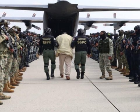 Transfer of 37 people due to links to drug trafficking: impact on financial and commercial sectors