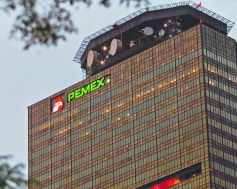 Transfers to Pemex skyrocketed; government granted him 392,000 million pesos