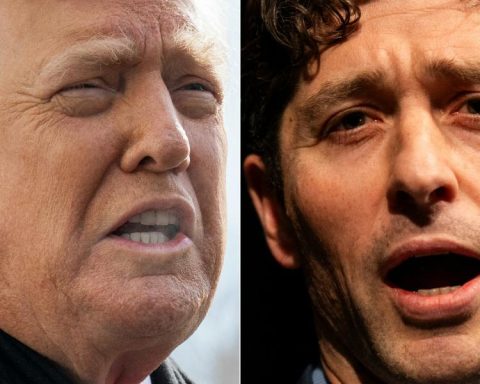 Trump accuses Minneapolis mayor of "play with fire" for not enforcing immigration laws