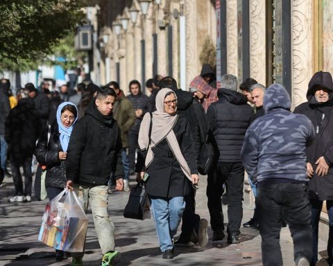 Trump announces 25% tariffs on countries that trade with Iran