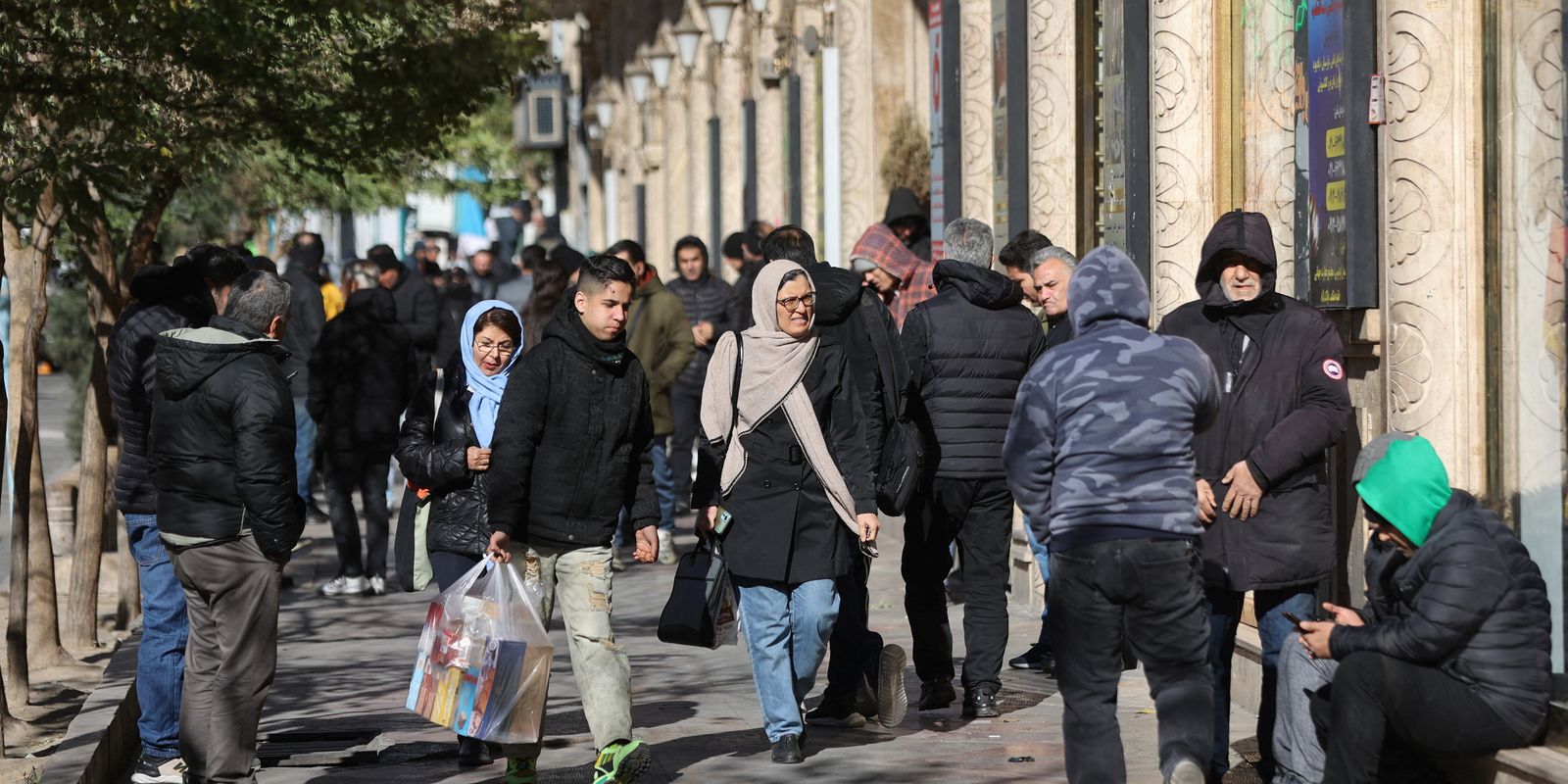 Trump announces 25% tariffs on countries that trade with Iran