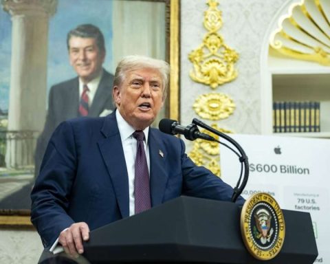 Trump reported that he will maintain military deployment in the Caribbean