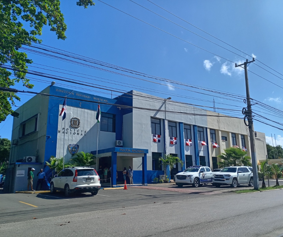 Two women are arrested for trying to rob tourists of their belongings in Sosúa