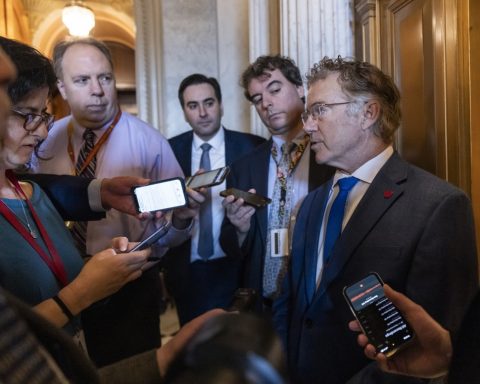 US Senate stops Trump and limits military action against Venezuela