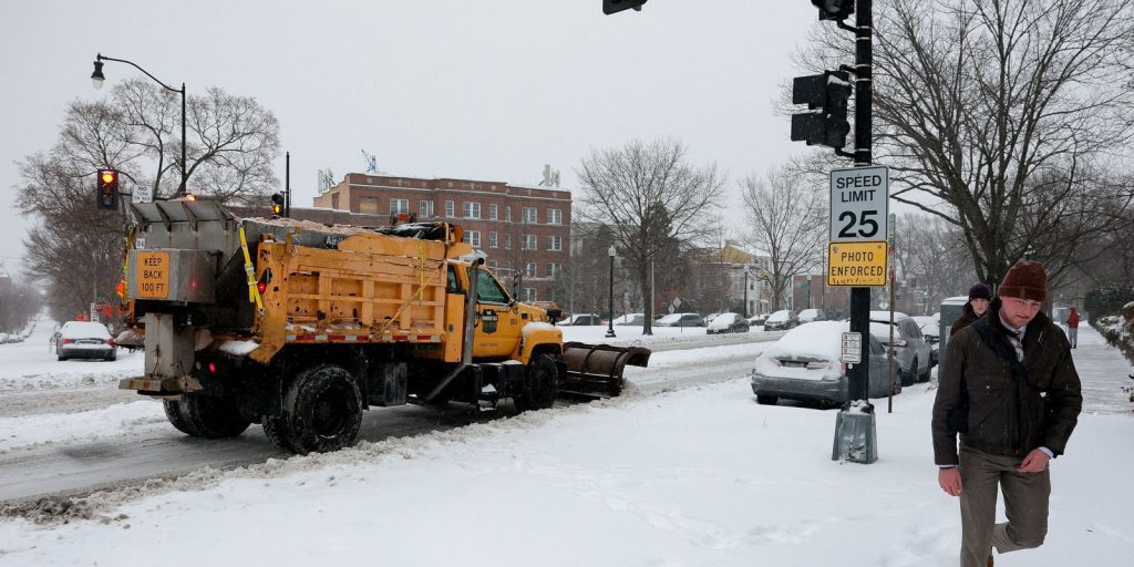USA: storm leaves 670,000 without power and cancels thousands of flights