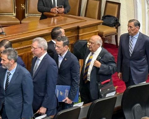 Union and Change asks Trump to allocate funds from Venezuela to health and education