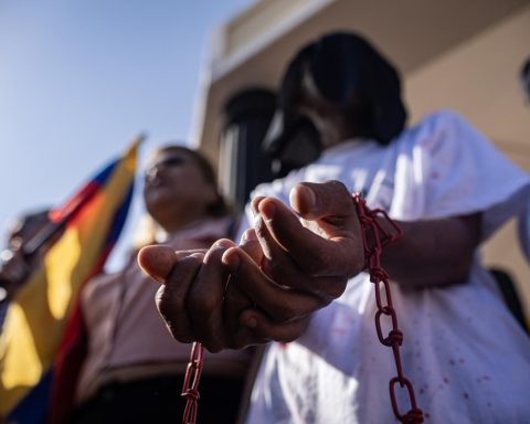 Unitary Platform demands official list of released prisoners and questions government figures