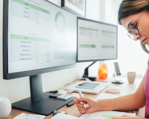 Updating and specialization, the weapons of accountants to survive digitalized processes