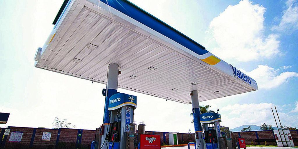 Valero and Phillips 66 buy Venezuelan oil as part of US agreement with Caracas