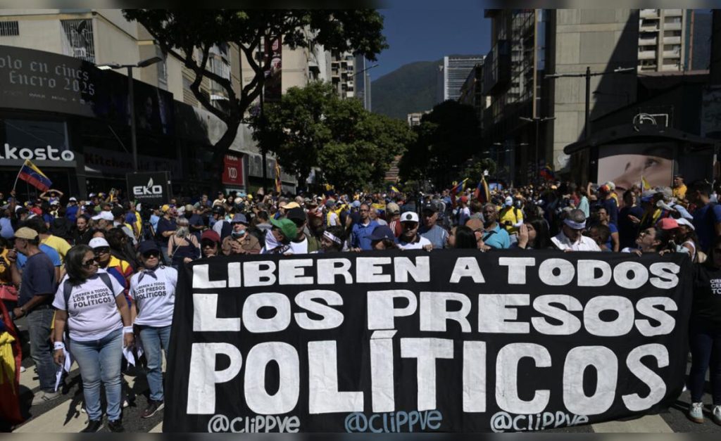 Venezuela: NGO warns that 2 Peruvians are part of the more than 800 detained during the regime