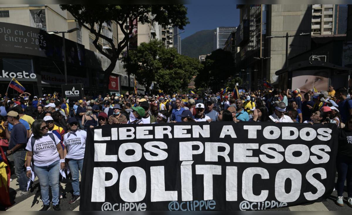 Venezuela: NGO warns that 2 Peruvians are part of the more than 800 detained during the regime