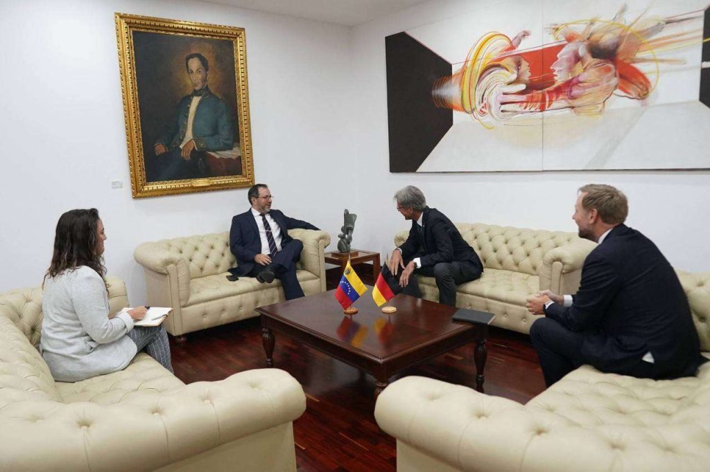 Venezuela and Germany agree that diplomacy is the solution to conflicts