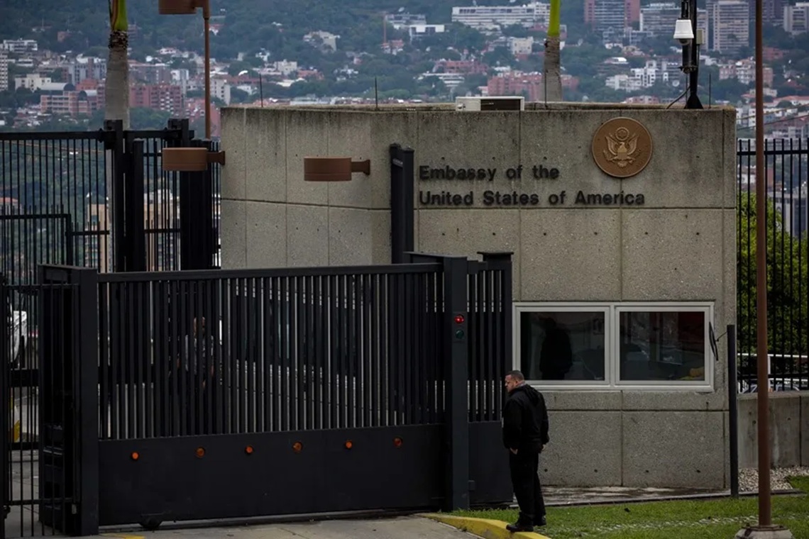 Venezuela and the US move towards reopening embassies while Delcy Rodríguez reorganizes her cabinet