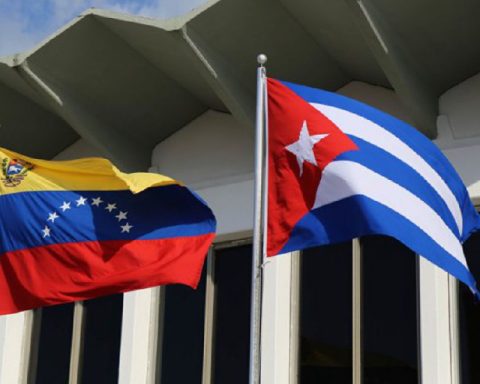 Venezuela ratifies "historic" relationship with Cuba without mentioning Trump's warning