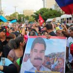 Venezuelans continue in the streets for the release of President Maduro