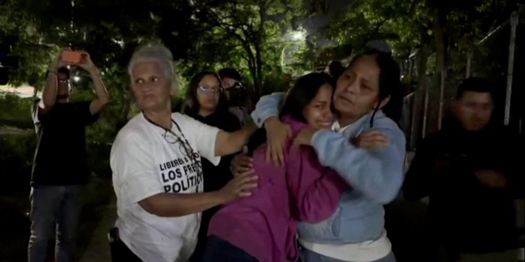 Venezuelans hope for the release of more political prisoners amid negotiations
