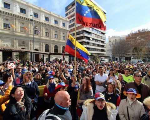 Venezuelans lead requests for asylum and refuge in Spain with 59.2% of cases