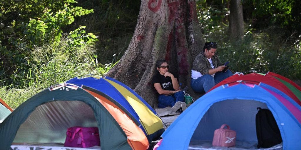 Venezuelans set up camp outside prison waiting for more releases of political prisoners