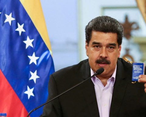 Venezuela's vice president demands proof of Maduro's life from the US