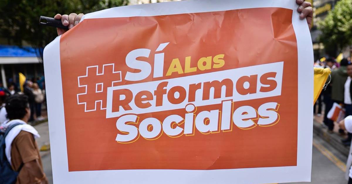 What are the paid permits that a Colombian worker can request in 2026?