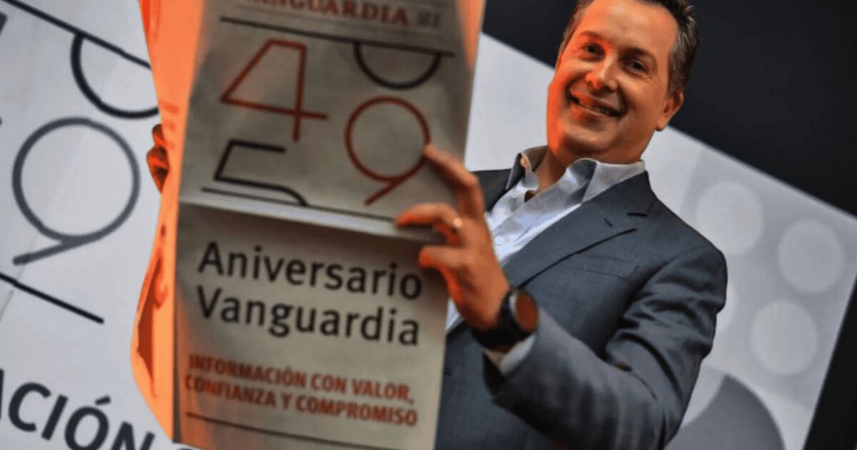What is known about the arrest of the director of the Vanguardia media