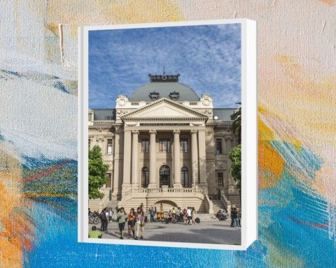 What museums can you visit in Santiago and what works are on display?