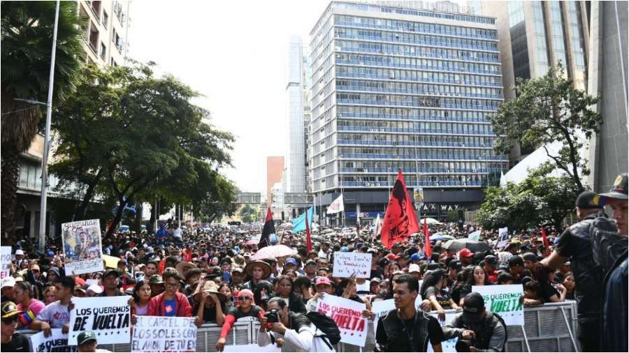 Workforce marches in Caracas to demand the release of Maduro and Cilia