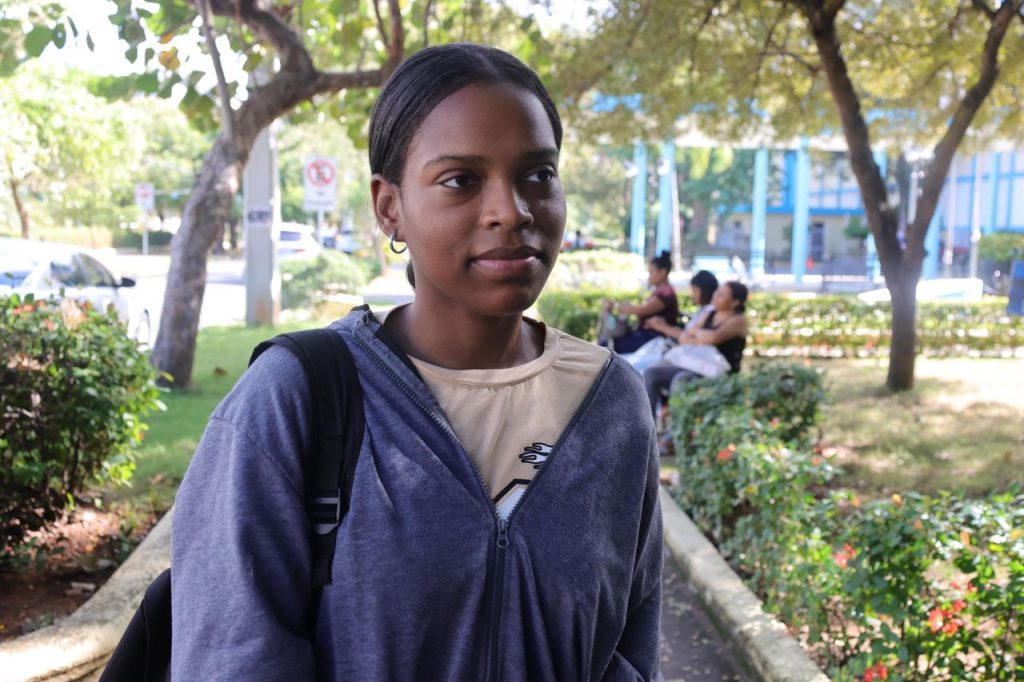 Young Dominicans demand more job opportunities as their day is commemorated