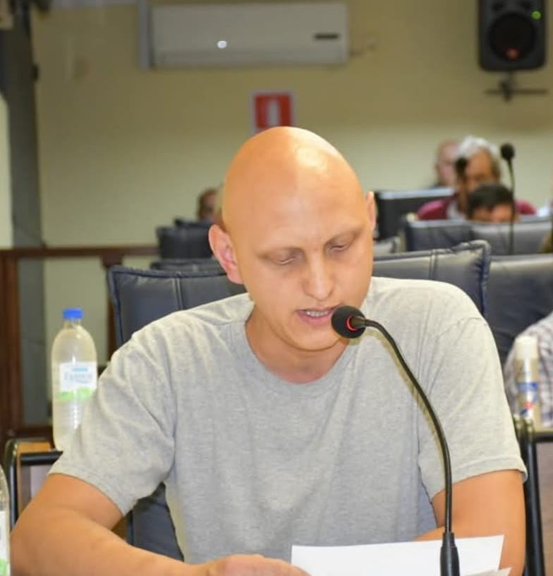 public swimming pool