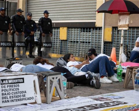 17 people were released from Zone 7 early this morning #14Feb