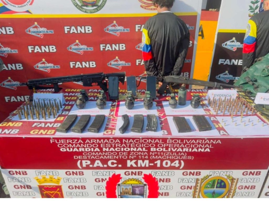 24 panels of cocaine and 11 hand grenades seized from a criminal group