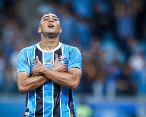 5-3: Carlos Vinicius makes a suit for Botafogo, who leaves the lead