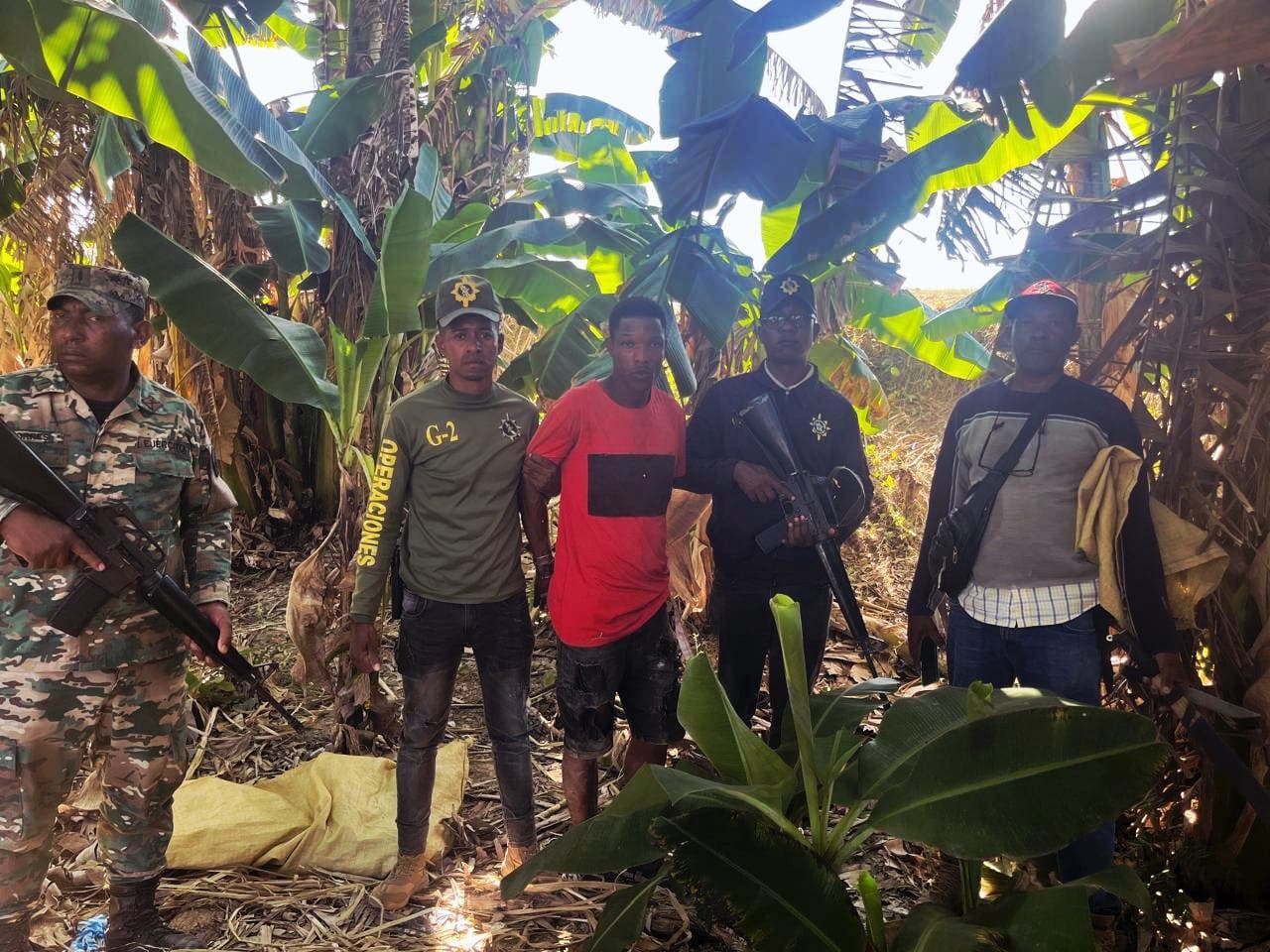 Apresan en Elías Piña a haitiano que afirma ser acusado de matar a varias mujeres en Haití