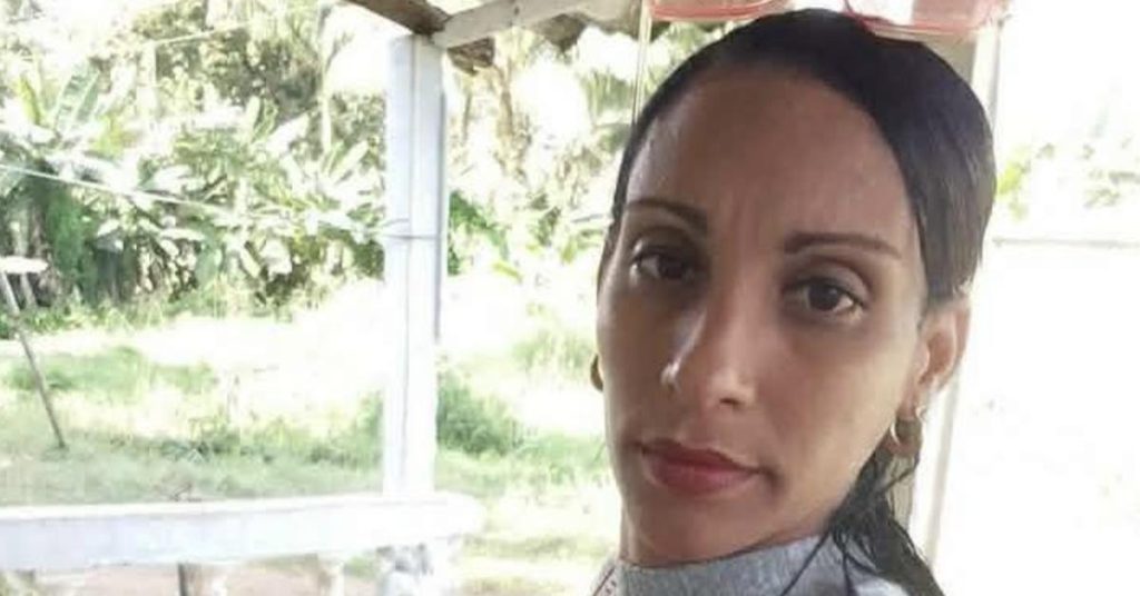 A young woman was murdered in Santa Clara in the middle of the street in front of her 14-year-old son