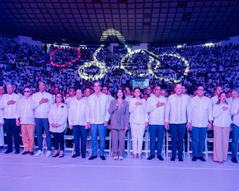 Abinader claims corrupt people betray PRM principles