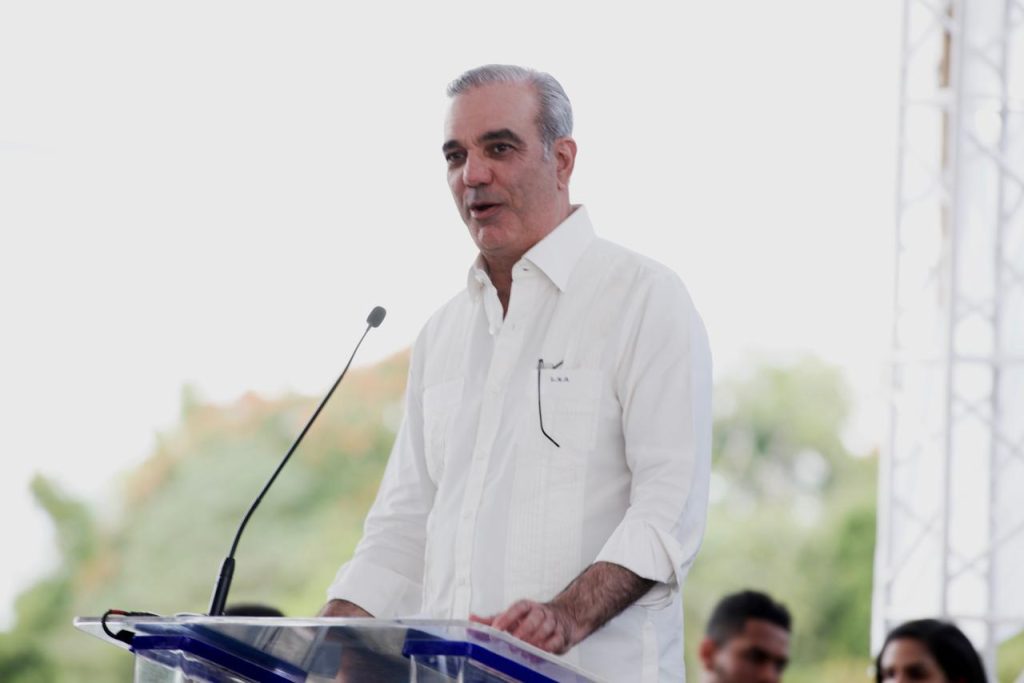 Abinader impulsa seguridad y conectividad en Villa Riva con nuevas obras