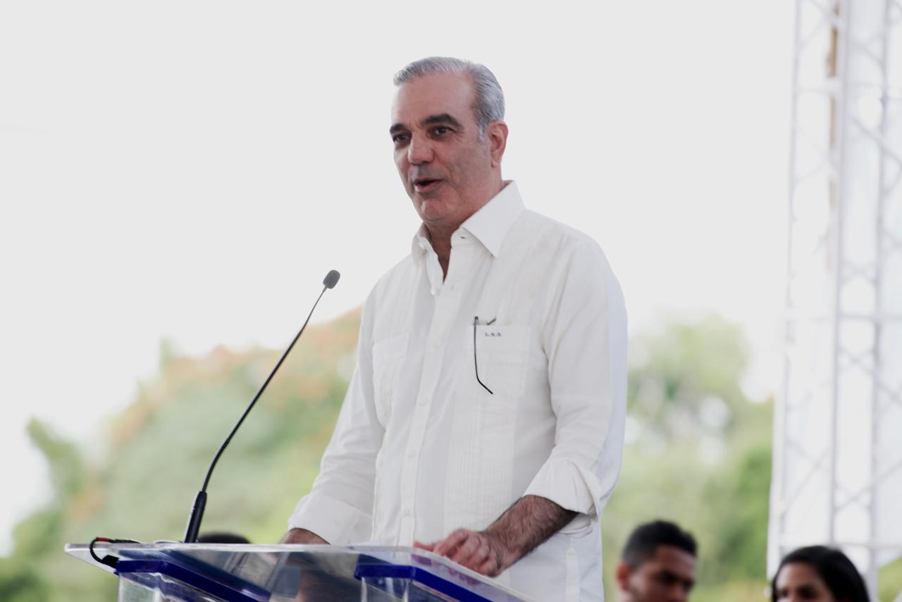 Abinader impulsa seguridad y conectividad en Villa Riva con nuevas obras