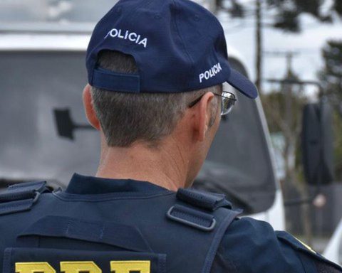 Accident between van and truck in Planaltina leaves five dead