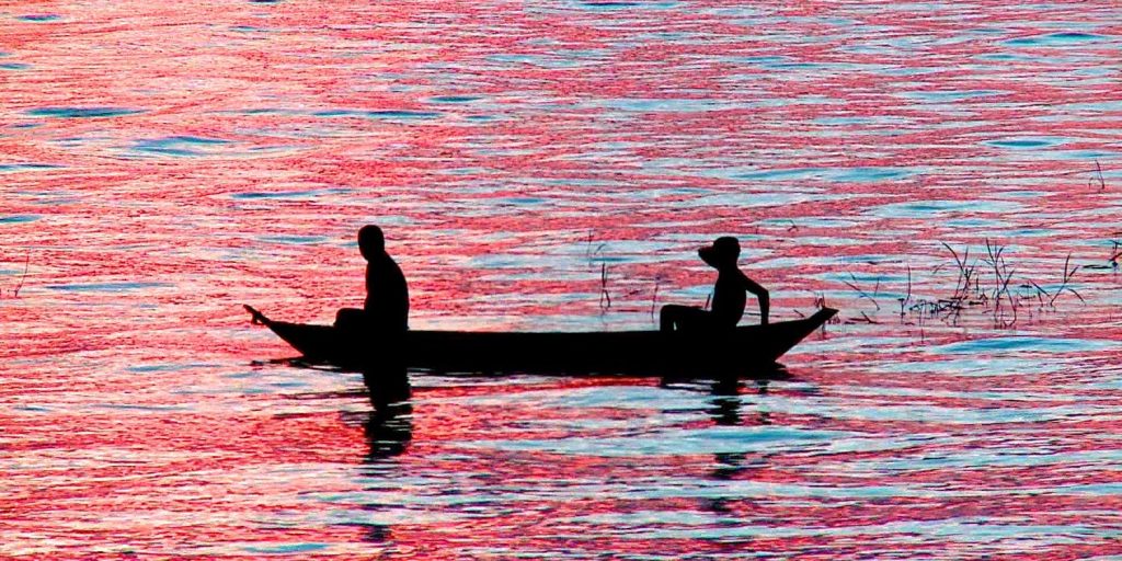 After indigenous mobilization, government suspends dredging of the Tapajós River