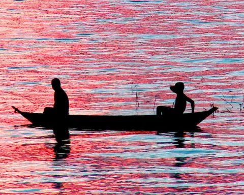 After indigenous mobilization, government suspends dredging of the Tapajós River
