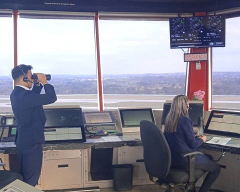 Air Canada suspends flights to Cuba and Spanish airlines will make stopovers due to fuel shortages on the island