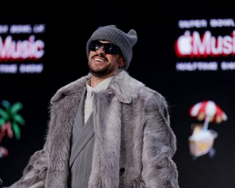 Bad Bunny's Super Bowl is sung in Spanish: from cultural milestone to political marker
