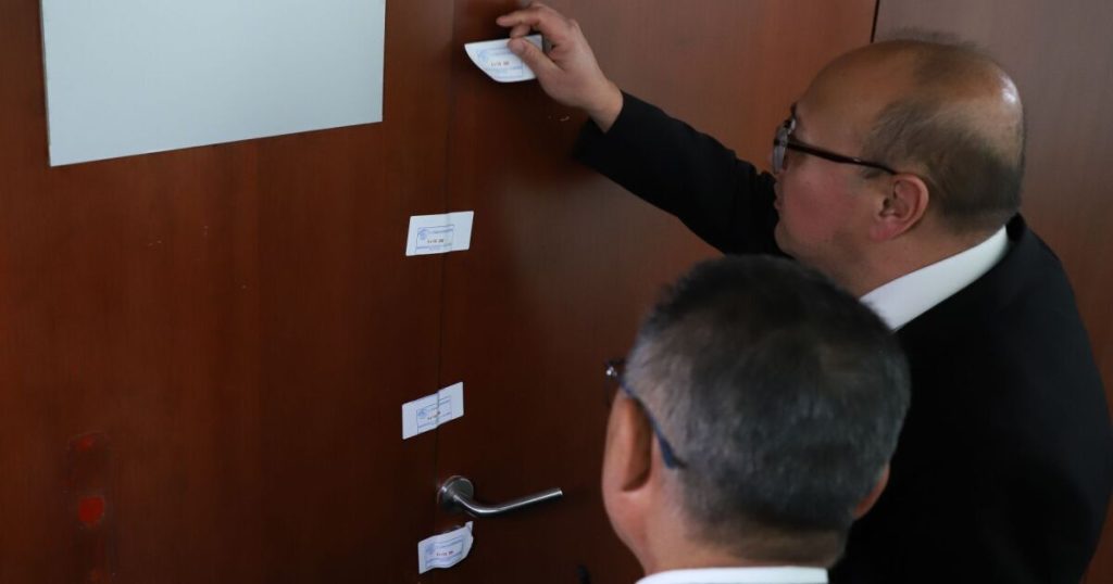 Beauty salon in the Senate will remain closed