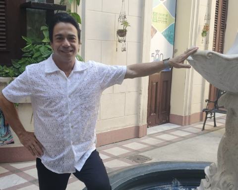 Bernardo Lichilín and guests at UNEAC