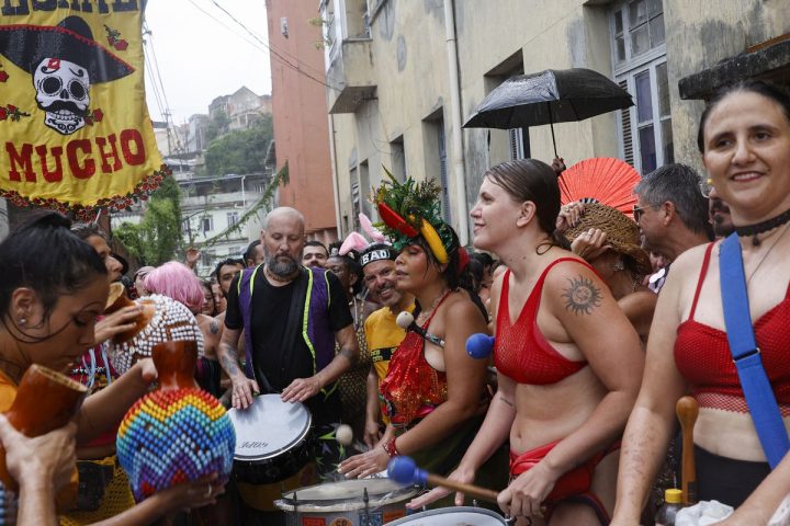 Besa Me Mucho brings Latin music to the slopes of Morro da Providência